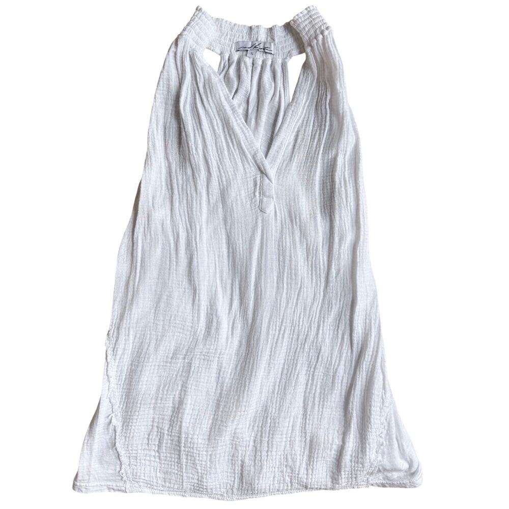 Red Haute White Sleeveless V-Neck A-Line Blouse - Small